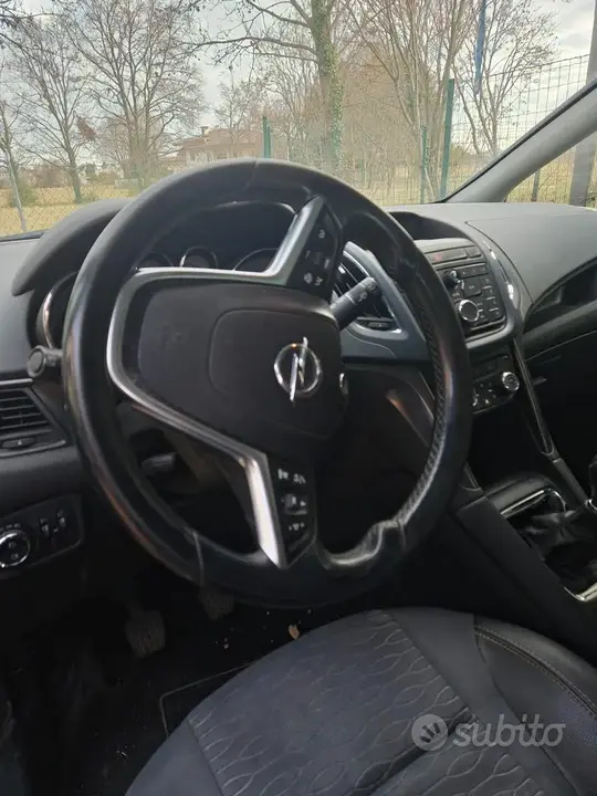Opel Zafira 2012 photo 4
