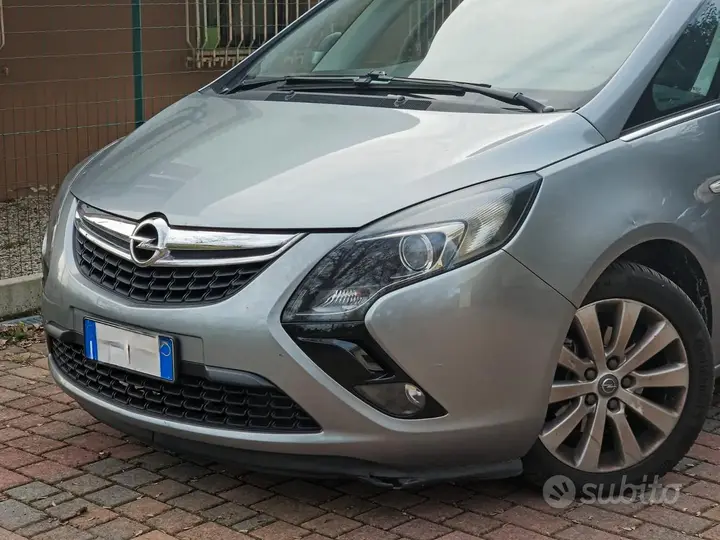 Opel Zafira 2012 photo 2