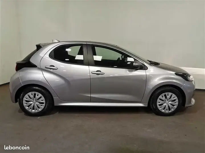 Toyota Yaris 2024 photo 5