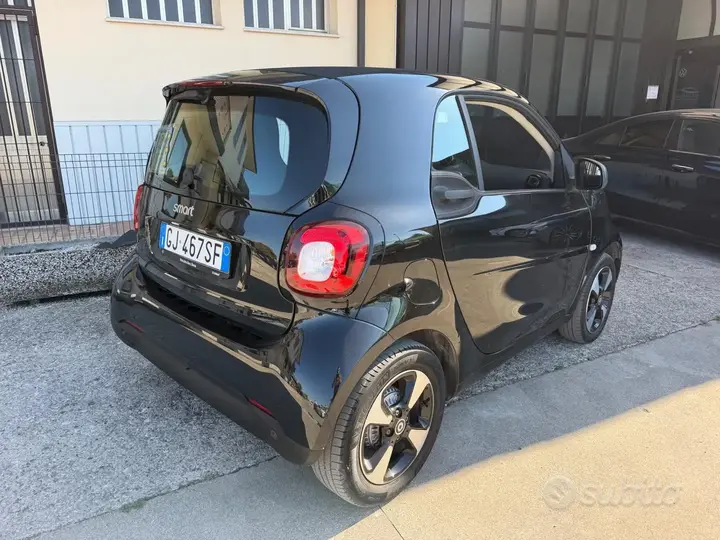 Smart Fortwo 2022 photo 4