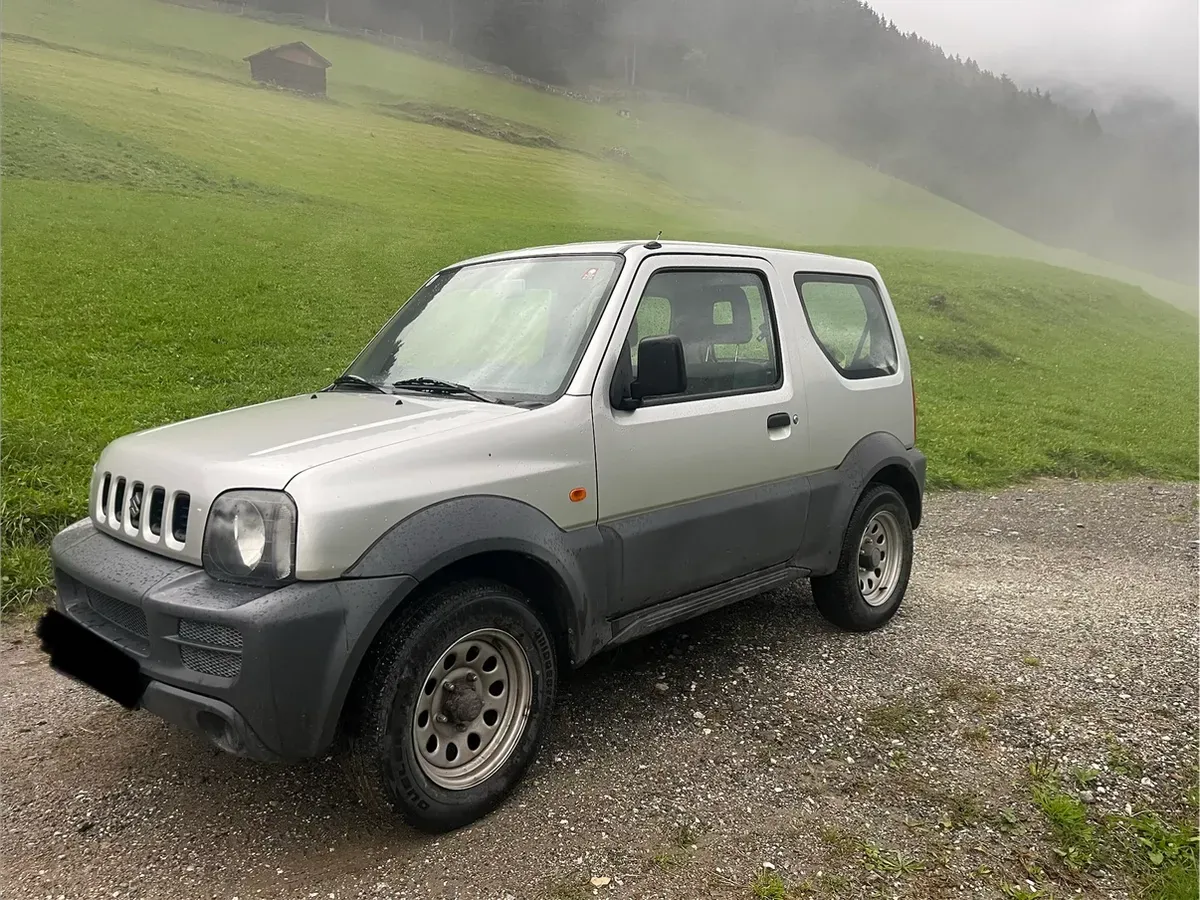 Suzuki Jimny 2011 photo 2