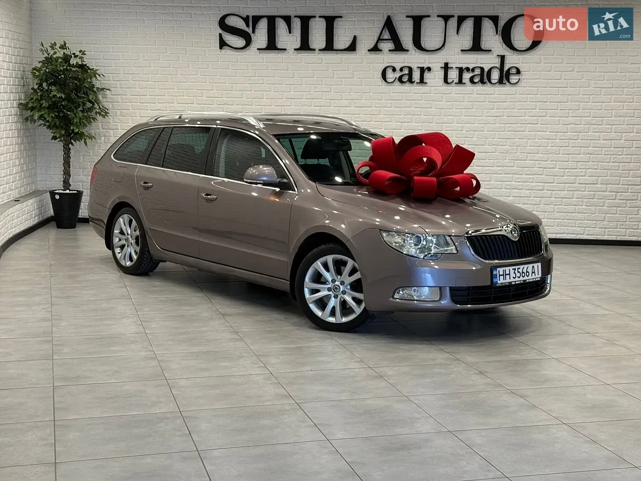 Skoda Superb 2012 photo 4