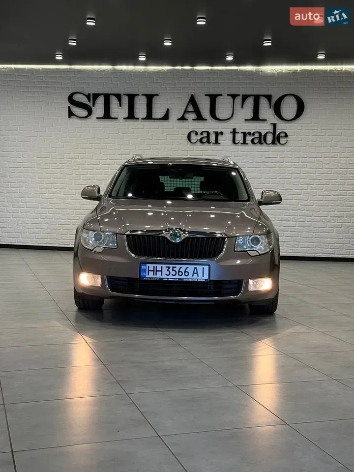 Skoda Superb 2012 photo 3