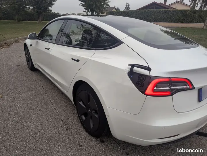 Tesla Model 3 2021 photo 3
