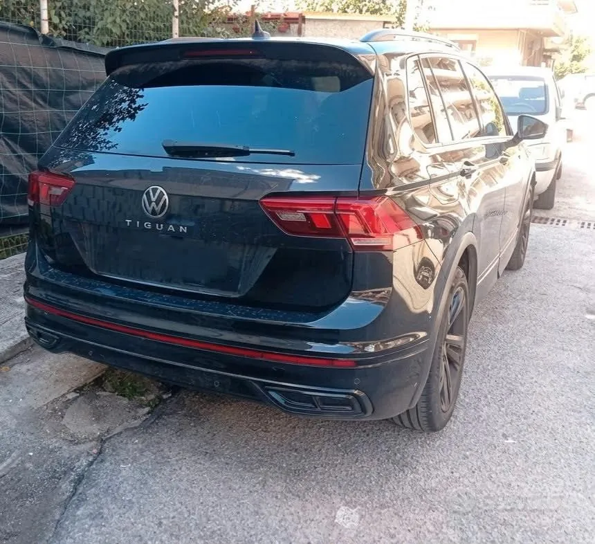 Volkswagen Tiguan 2021 photo 2