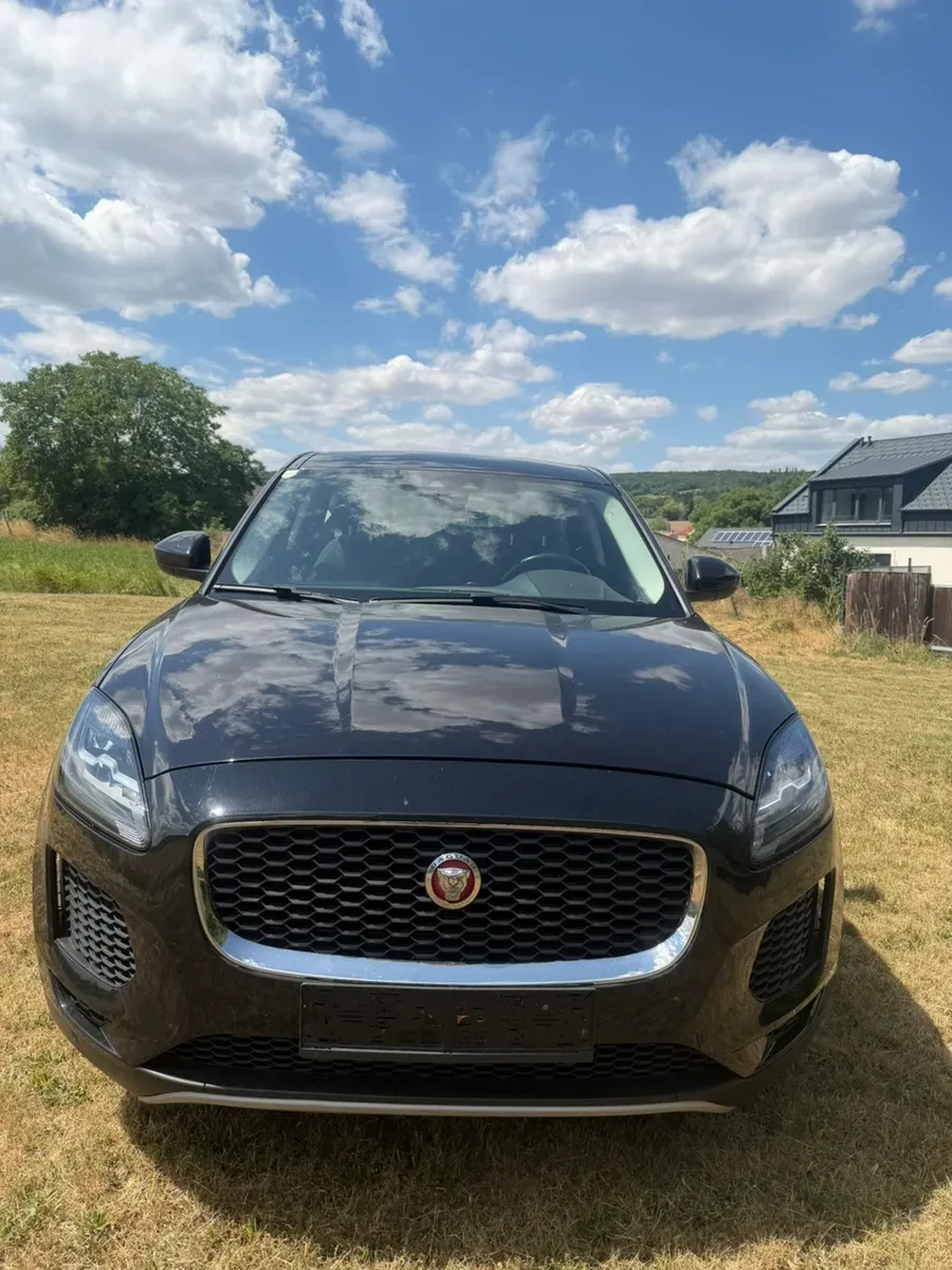 Jaguar E-Pace 2019 photo 3