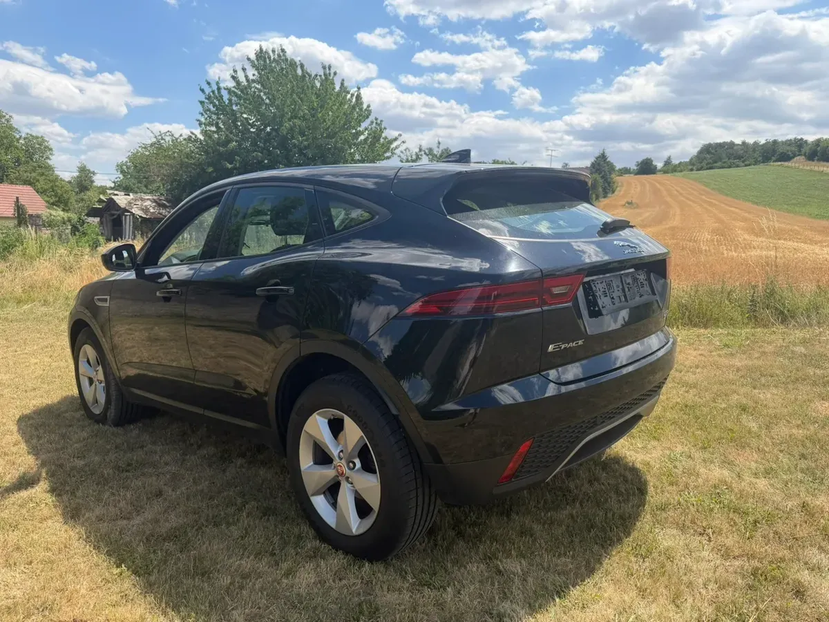 Jaguar E-Pace 2019 photo 2