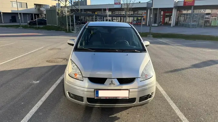 Mitsubishi Colt