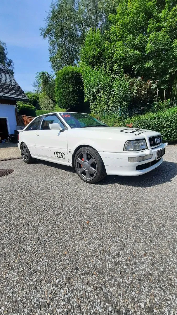Audi S2 1991 photo 2