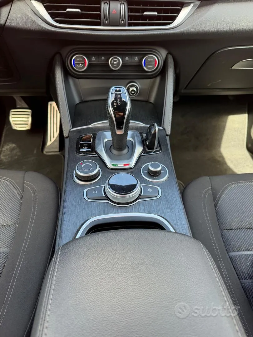 Alfa Romeo Stelvio 2022 photo 5