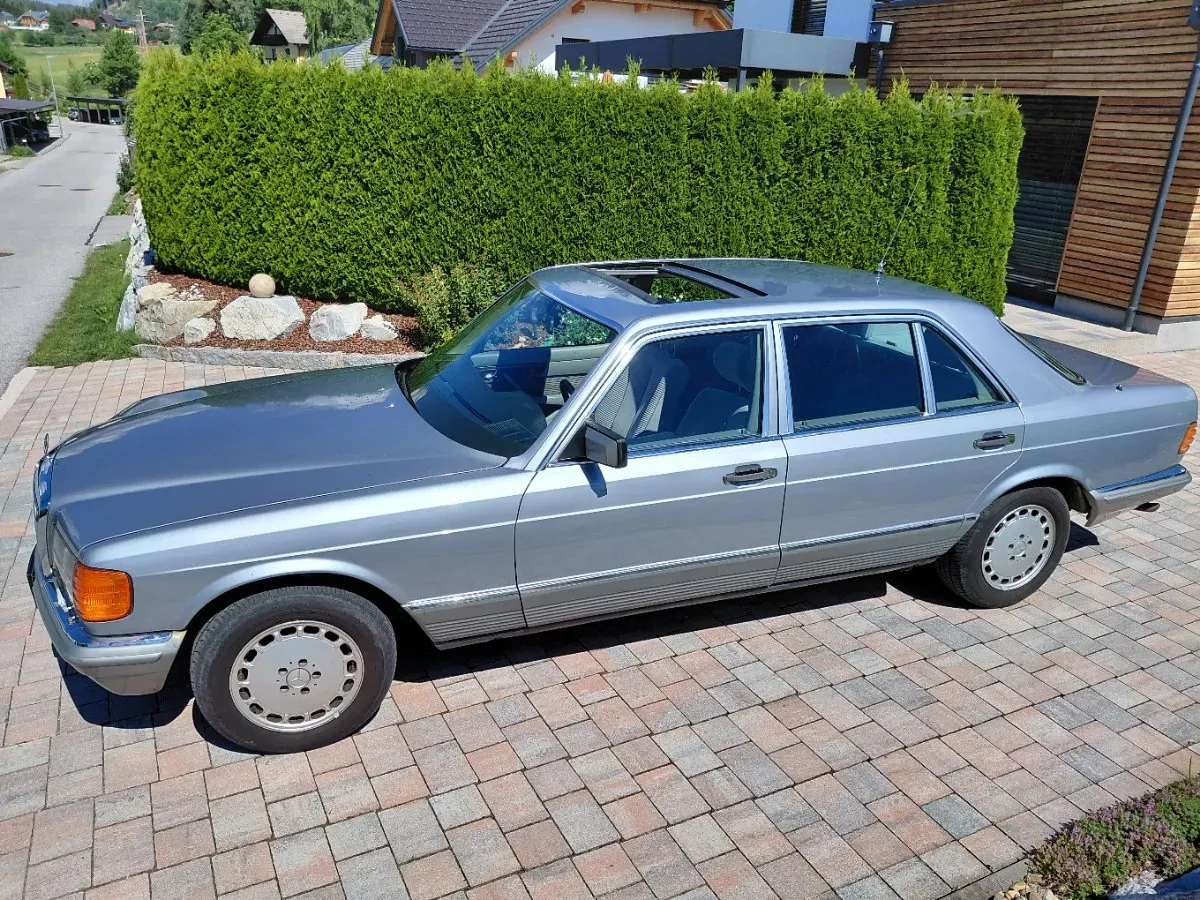 Mercedes-Benz S-Class 1984 photo 2