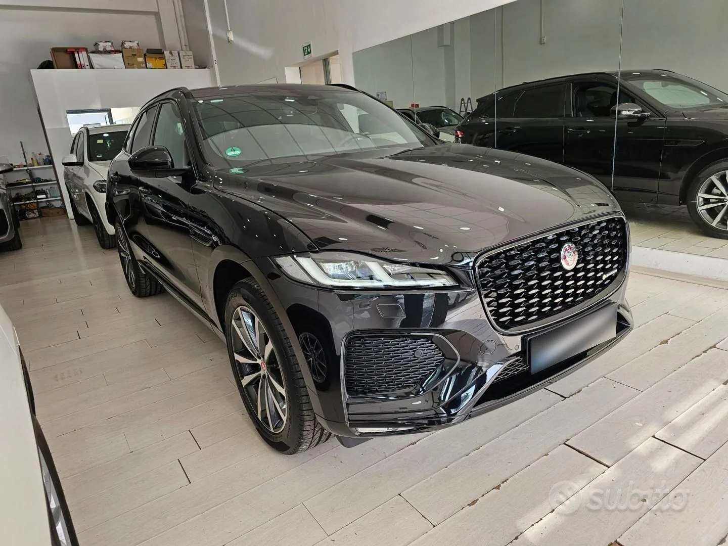 Jaguar F-Pace 2023 photo 2