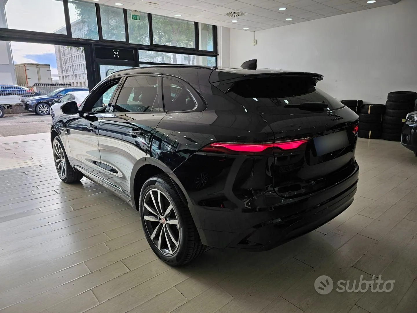 Jaguar F-Pace 2023 photo 4