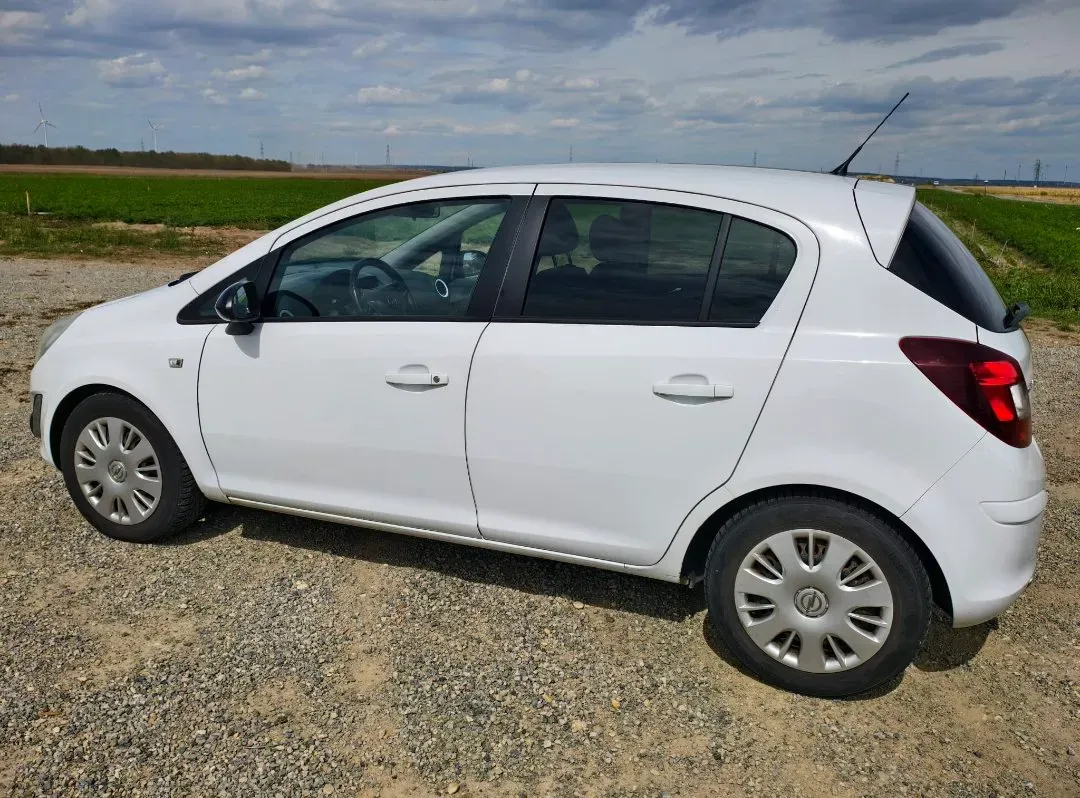 Opel Corsa 2012 photo 3