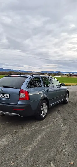 Skoda Octavia Scout 2011 photo 2