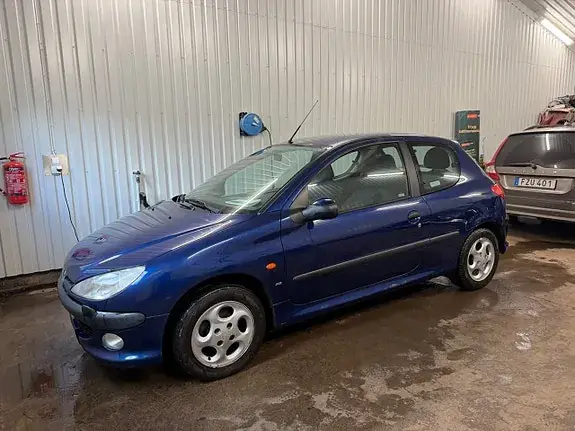 Peugeot 206 1999 photo 2
