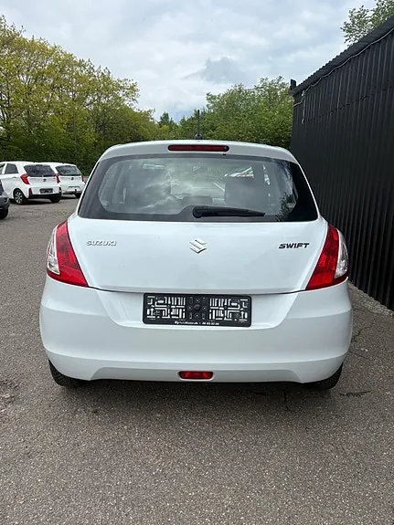 Suzuki Swift 2015 photo 3