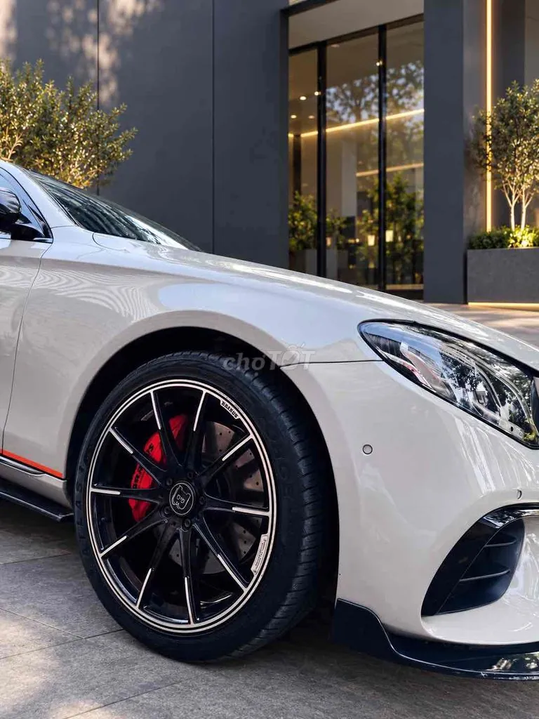 Mercedes-Benz E-Class 2017 photo 4