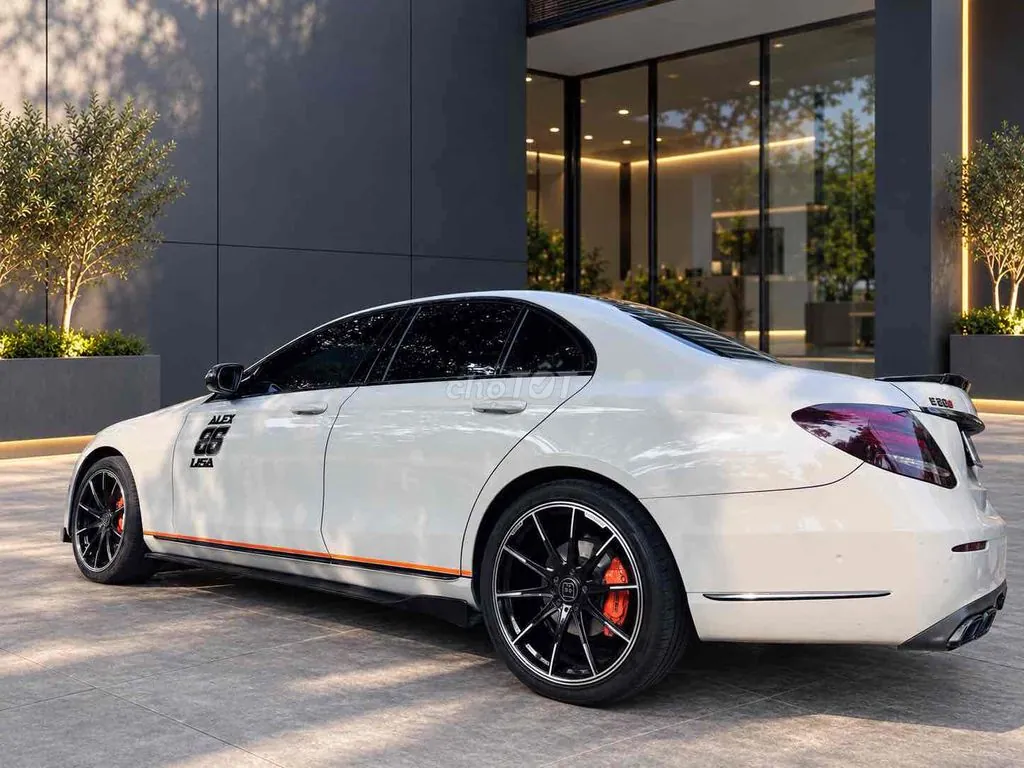 Mercedes-Benz E-Class 2017 photo 2