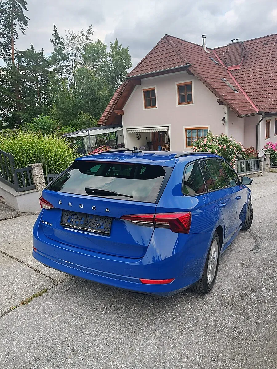 Skoda Octavia 2022 photo 2