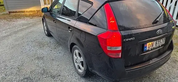 Kia Ceed 2011 photo 3