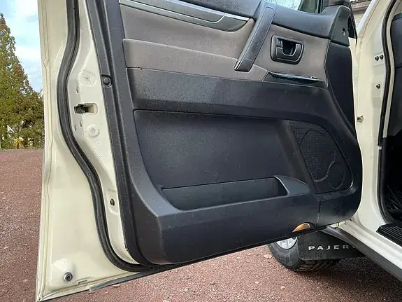 Mitsubishi Pajero 2009 photo 5