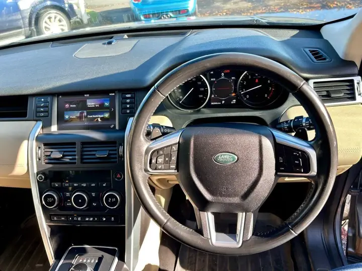 Land Rover Discovery Sport 2017 photo 5