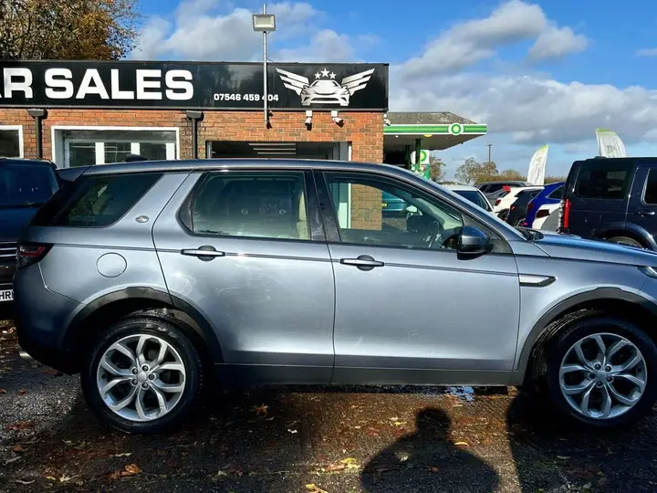 Land Rover Discovery Sport 2017 photo 2