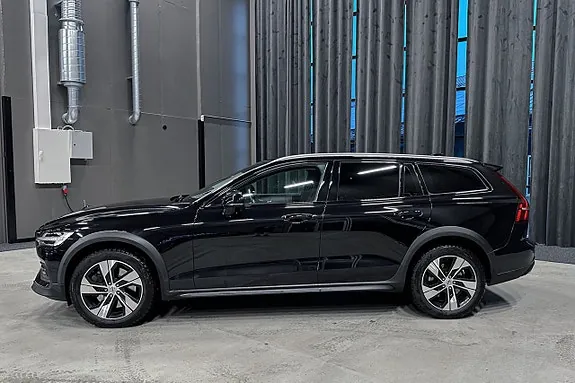 Volvo V60 Cross Country 2021 photo 3