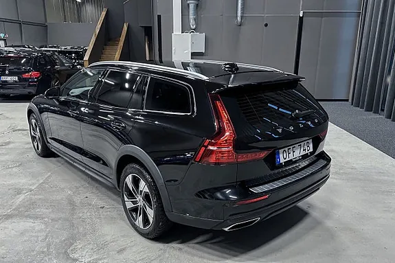 Volvo V60 Cross Country 2021 photo 4
