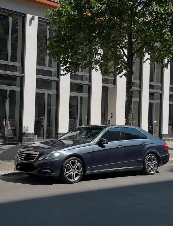 Mercedes-Benz E200