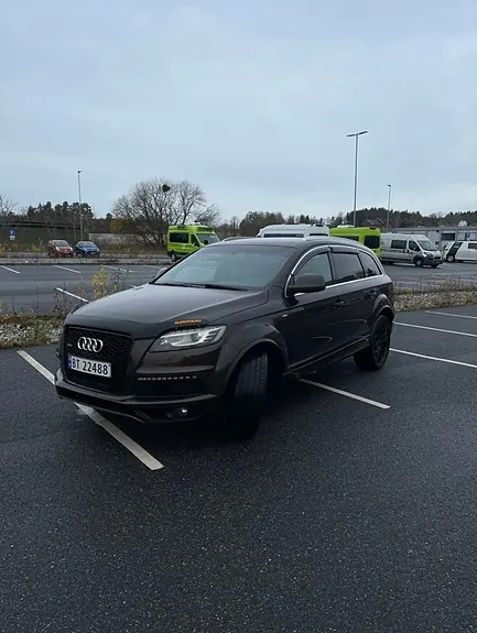 Audi Q7 2011 photo 2
