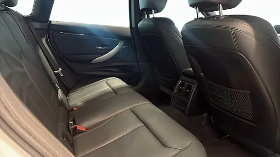 BMW 330I 2019 photo 5