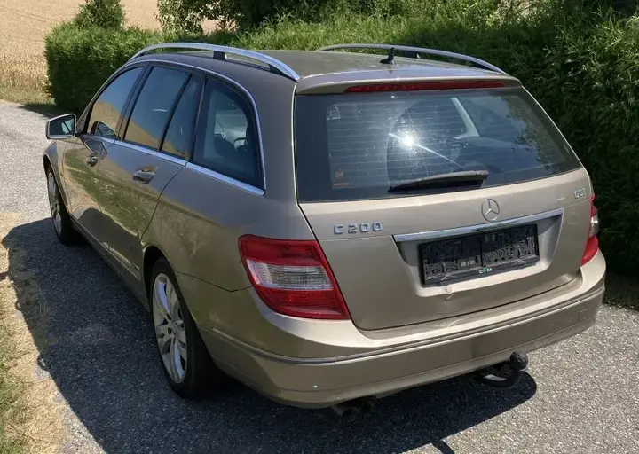 Mercedes-Benz C-Class 2010 photo 2
