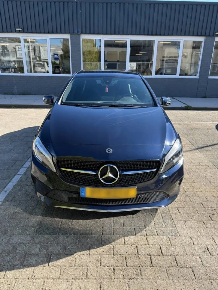 Mercedes-Benz A180