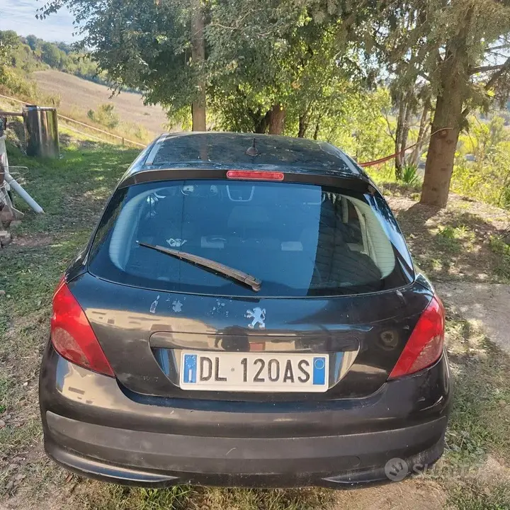 Peugeot 207 2007 photo 2