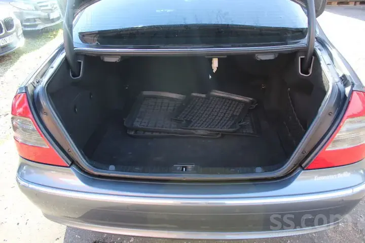 Mercedes-Benz E200 2007 photo 5