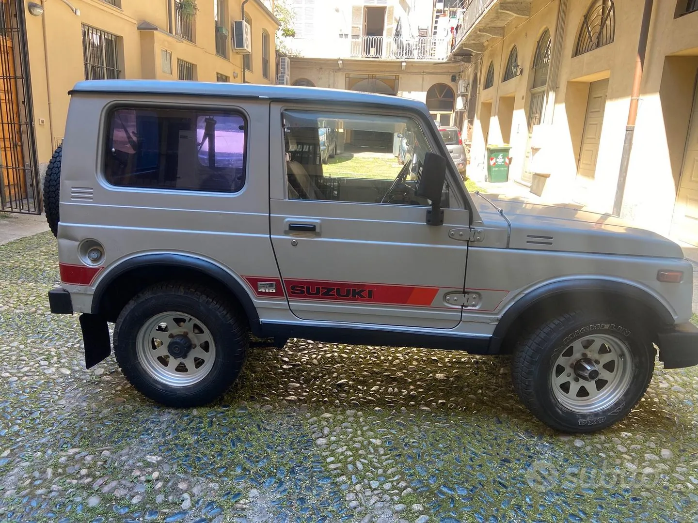 Suzuki Sj410