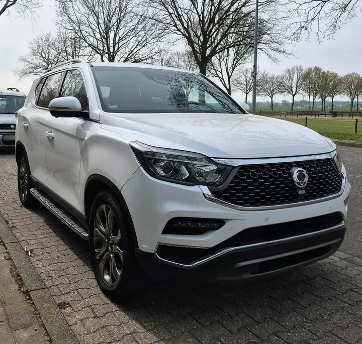 KG Mobility Rexton
