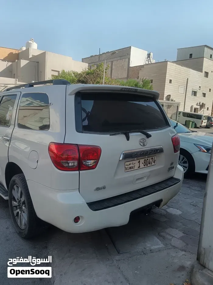 Toyota Sequoia 2014 photo 3