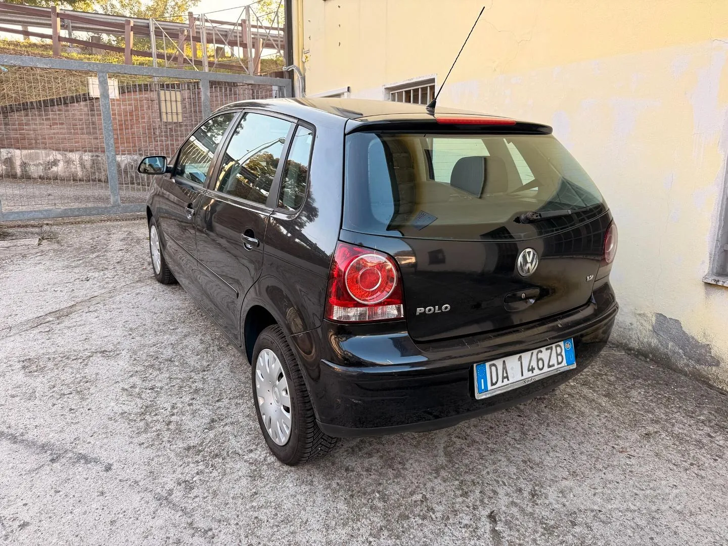Volkswagen Polo 2006 photo 2