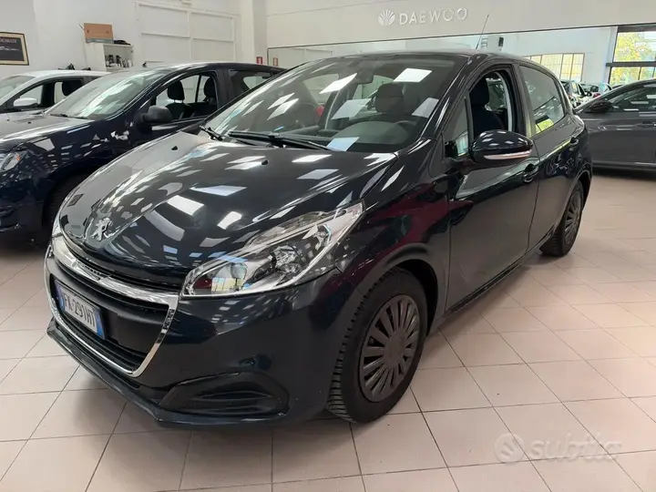 Peugeot 208 2017 photo 3