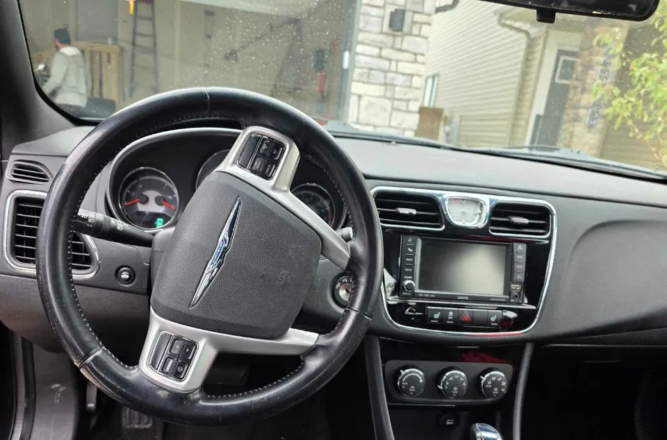 Chrysler 200 2011 photo 5