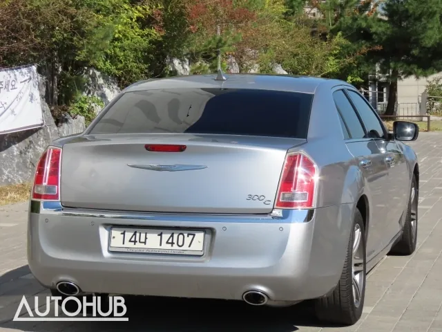 Chrysler 300C 2014 photo 3