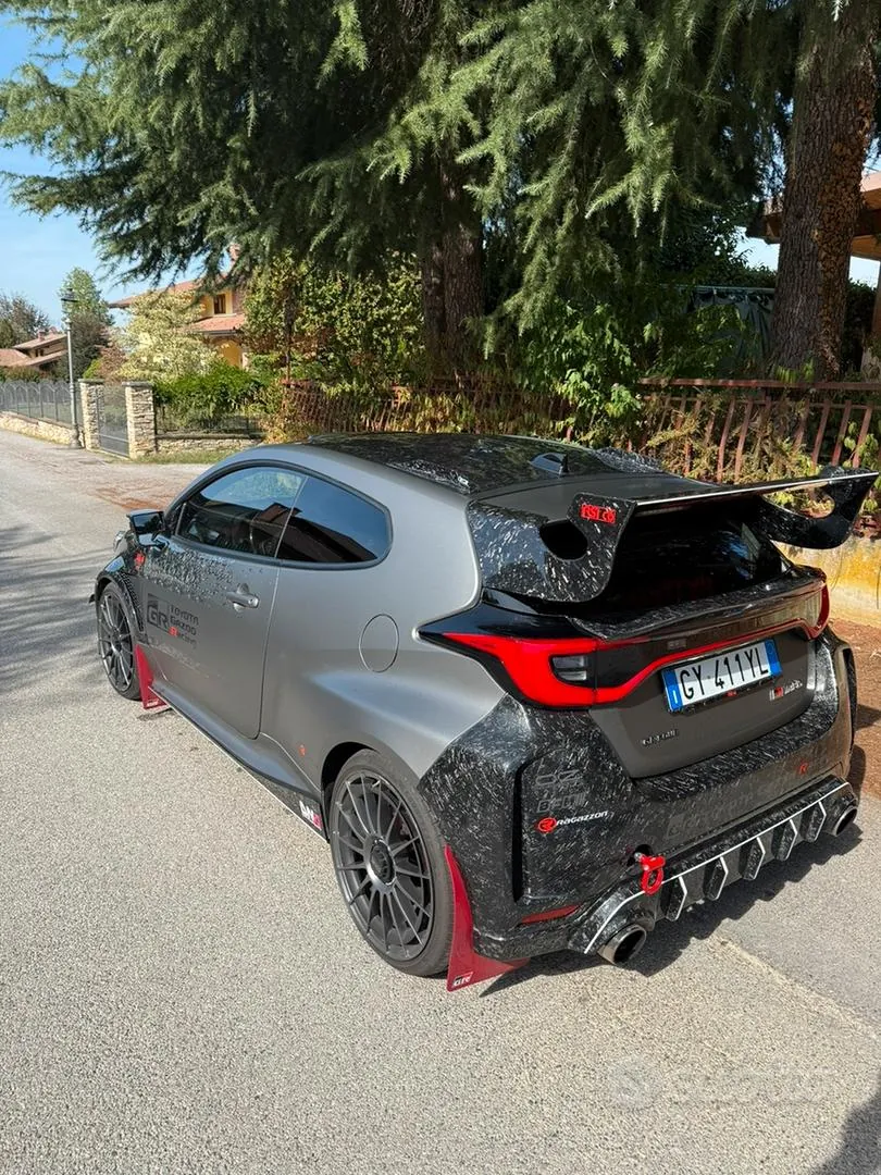 Toyota Yaris 2025 photo 2