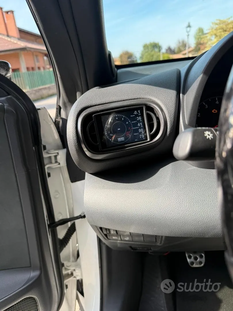 Toyota Yaris 2025 photo 3