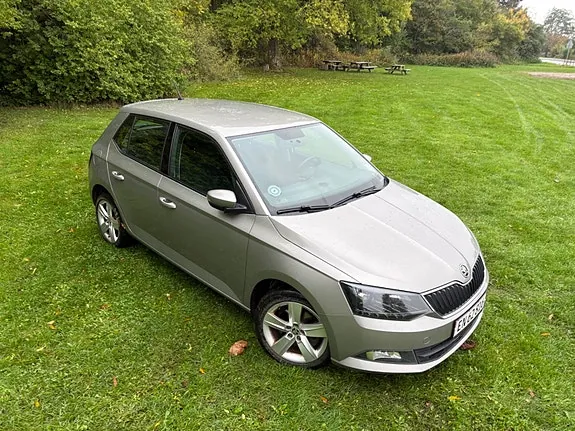 Skoda Fabia 2016 photo 2