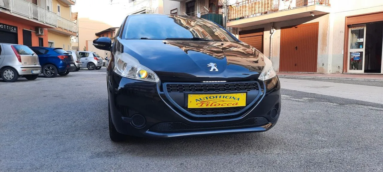 Peugeot 208 2012 photo 4