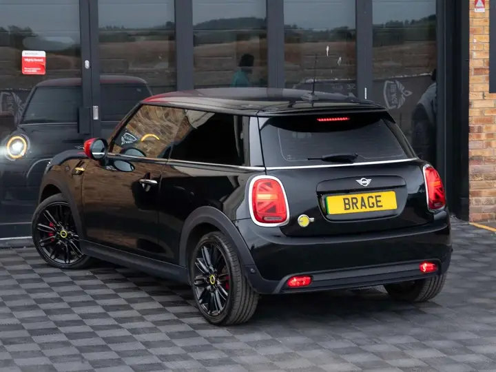 Mini Cooper Se 2023 photo 2
