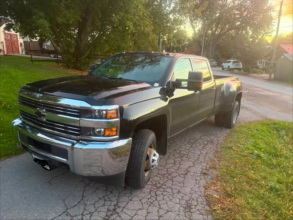 Chevrolet Silverado 3500Hd 2017 photo 4